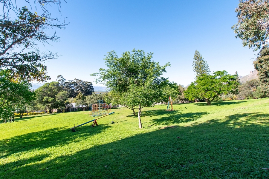 4 Bedroom Property for Sale in Ongegund Village Western Cape
